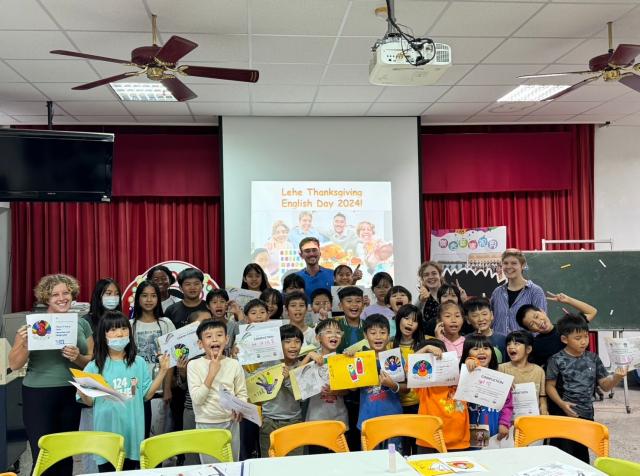 https://www.lhps.hlc.edu.tw/uploads/tadgallery/2024_11_25/1394_LINE_ALBUM_1120 Thanksgiving 英語外師活動。_241125_10.jpg 